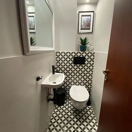 From Апартамент София